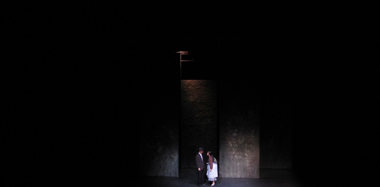 연극 <b>등신과 머저리</b>